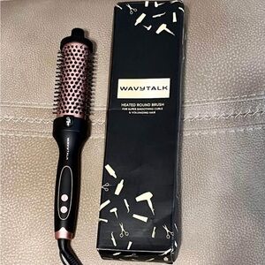 NWT Wavytalk Heated Round Brush
